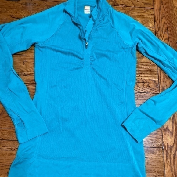 𝅺lucy Medium 1/4 Zip Knit Pullover Teal Running shirt. - Picture 4 of 9